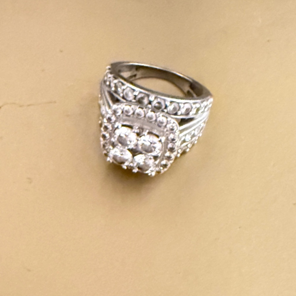 Stunning 3.5 carat diamond engagement ring